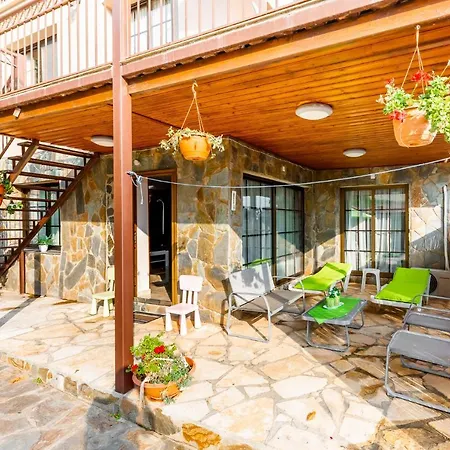 Pinecone - 3 Units Apartamento Platres