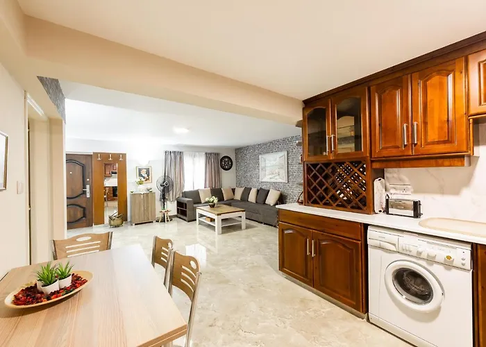 Apartament Pinecone - 3 Units Platres